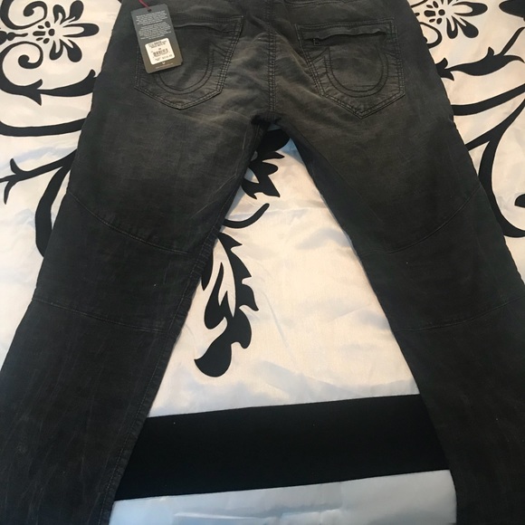 True Religion relaxed skinny - Picture 4 of 4